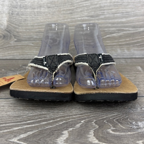 Sanuk Fraidy Cat Women’s Sz 10/EU 41 Black White Tan Slip On Flip Flop Sandals - Picture 2 of 13